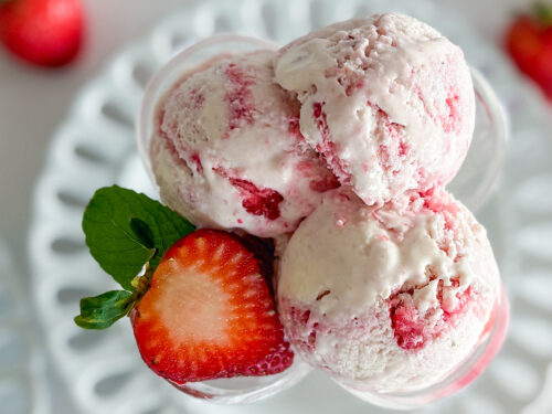 STRAWBERRY NO CHURN ICE CREAM - The Tasty Chapter
